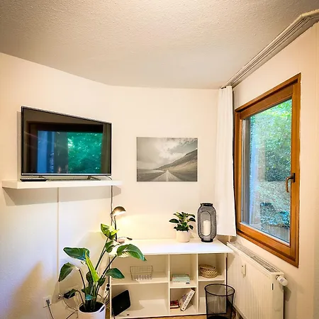 Schoenes Mit Terrasse Apartment *